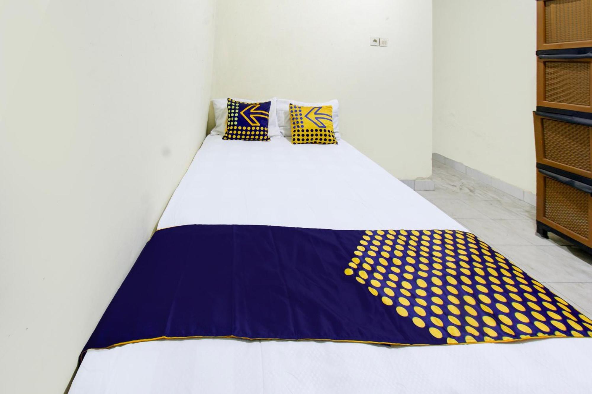 Oyo Life 93284 Kos Cendana Raya Hotell Mataram Exteriör bild