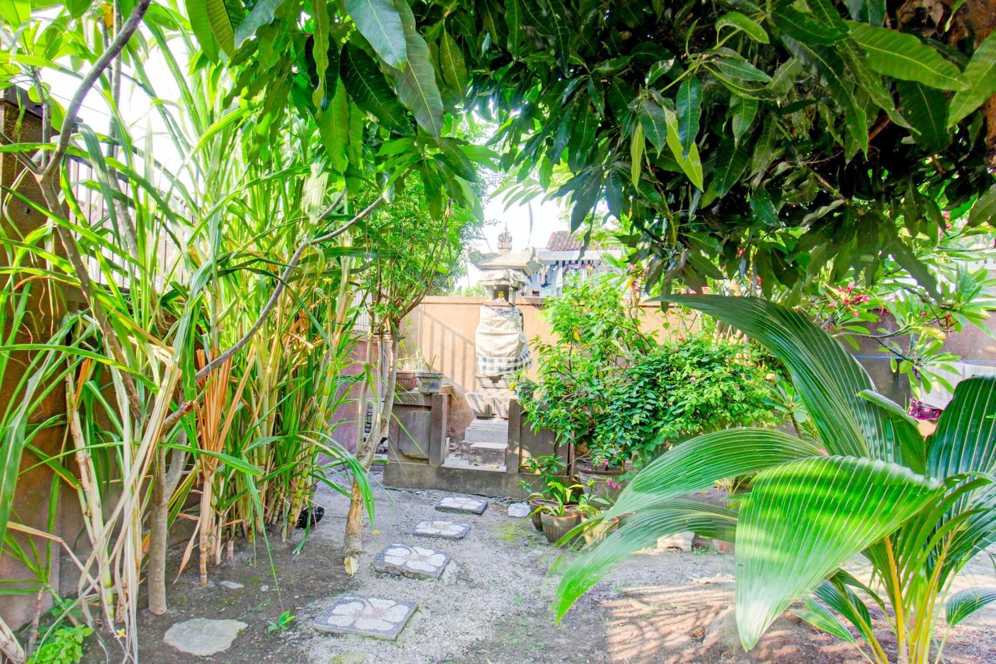 Oyo Life 93284 Kos Cendana Raya Hotell Mataram Exteriör bild