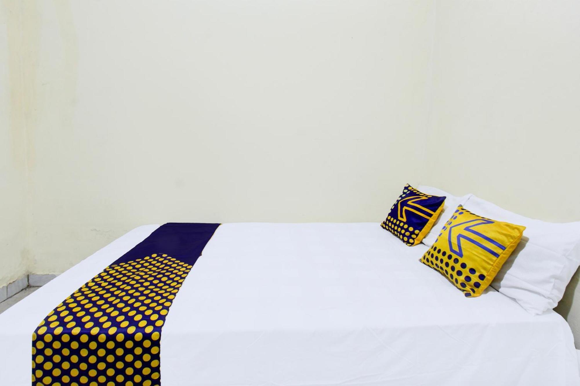 Oyo Life 93284 Kos Cendana Raya Hotell Mataram Exteriör bild