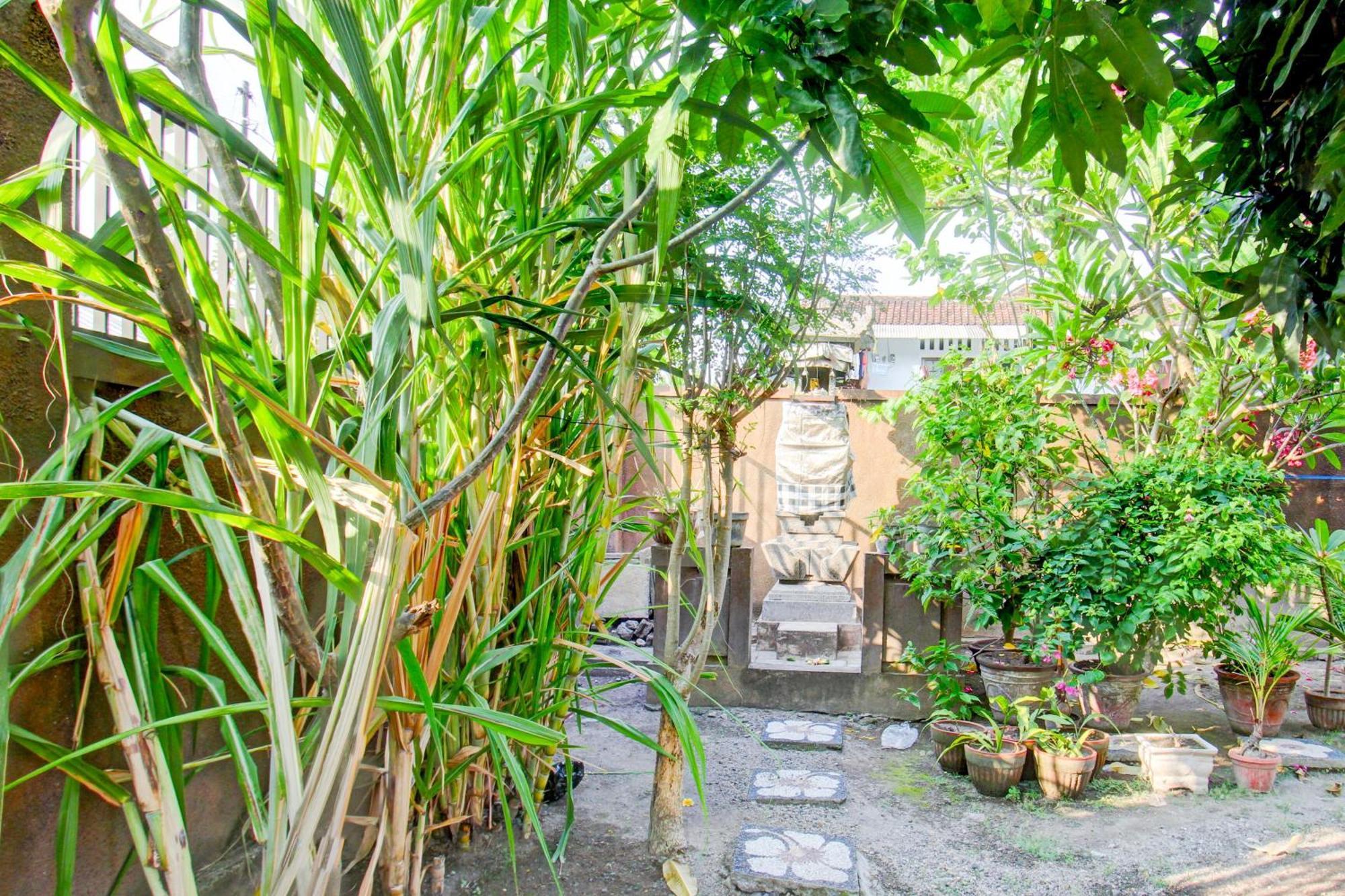 Oyo Life 93284 Kos Cendana Raya Hotell Mataram Exteriör bild